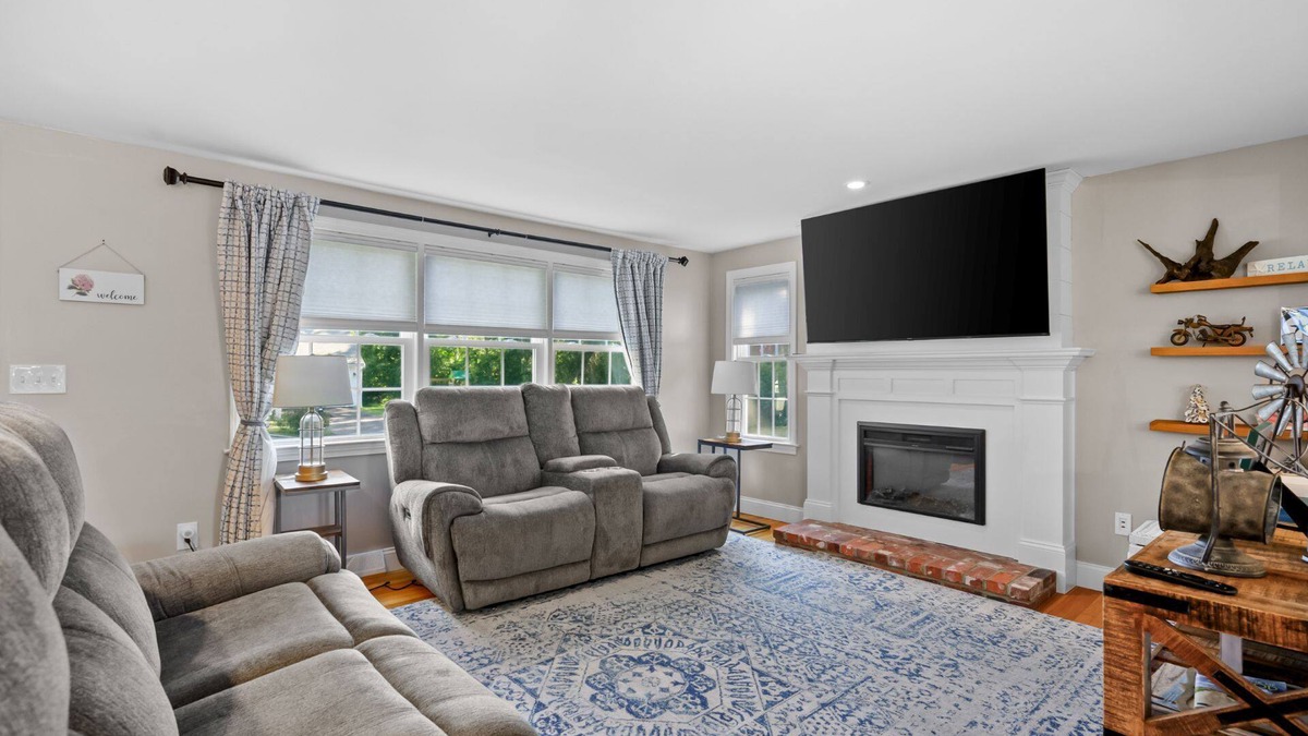 Yarmouth Port House | Charming Yarmouth Getaway Near Beaches with Central A/C & Fire Pit