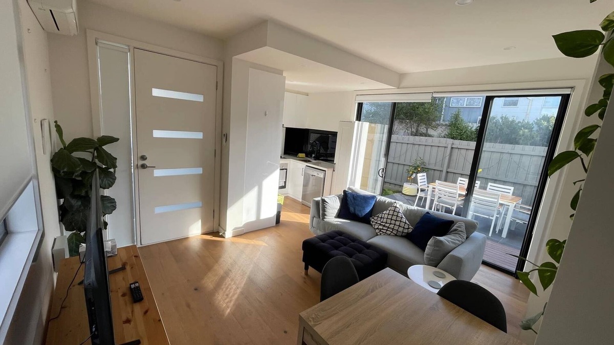 Yarraville House | Charming Yarraville village townhouse