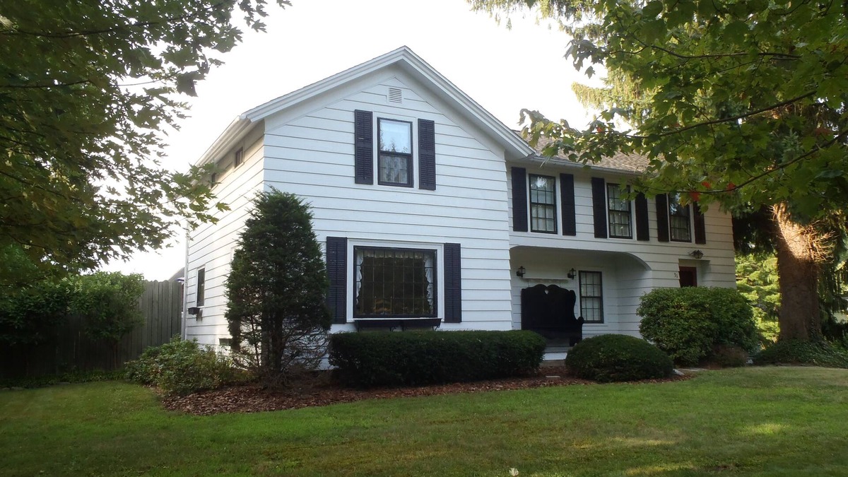 Lakewood Other | Charming Yet Spacious Farmhouse With 3 Br 2.5 Baths At The Center Of It All!