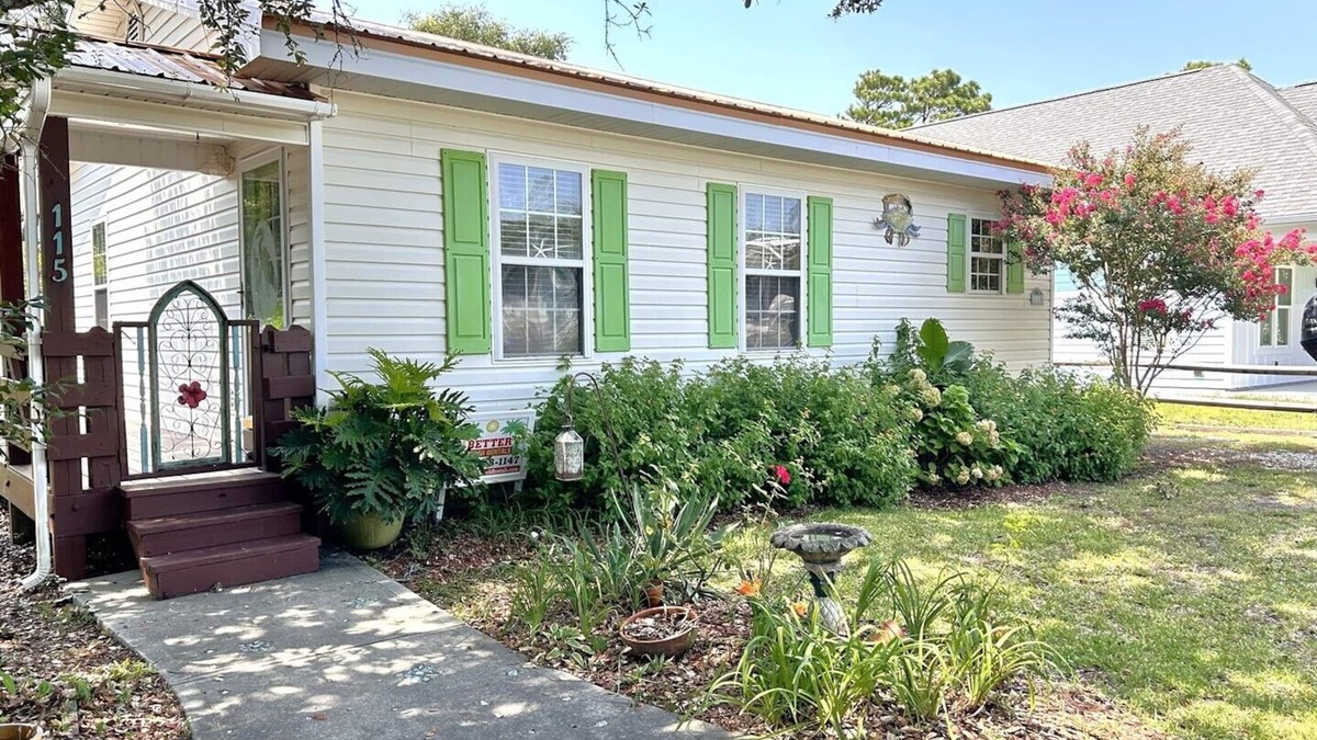 Tranquil Harbour House | Charmingly Beautiful, 2 Bdrm/1 Bath Home -Sleeps 4