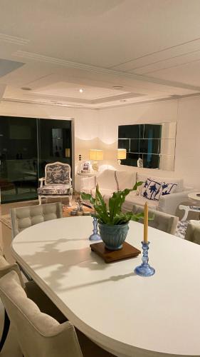 Jardim das Americas House | Charmosa Casa em bairro nobre de Curitiba