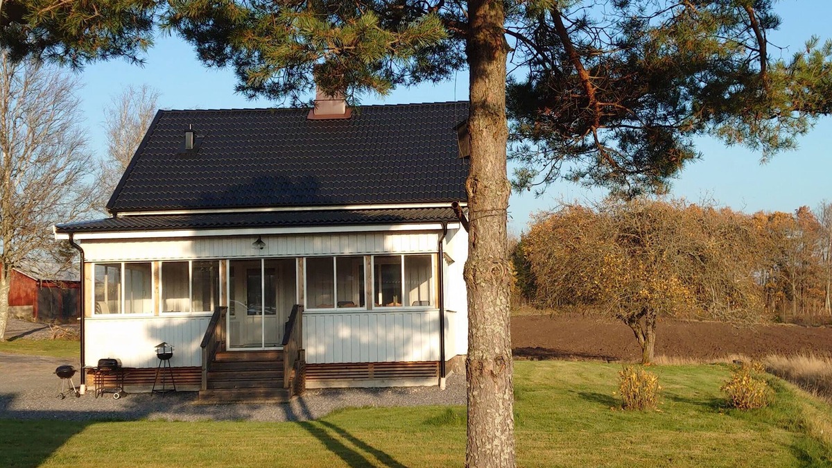Trollhattan Municipality Ski Chalet | Charmy house with the nature just around the corner | SE08008