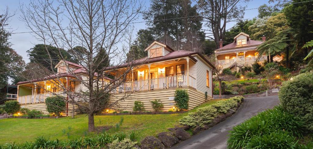 Warburton Bed & Breakfast | Charnwood Cottages in Warburton