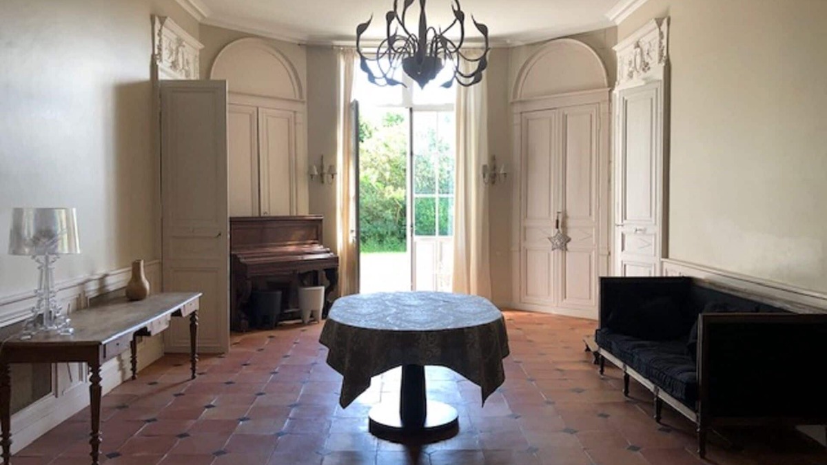 Sainte-Eulalie House | CHARTER OF YESTERYEAR