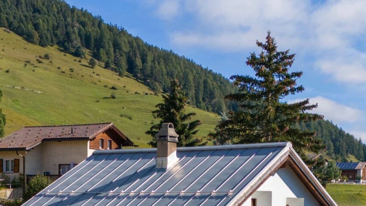 Sent Apartment | Chasa Arquint: Abitaziun Emil - Ideally located, cozy 2.5-room apartment with a view of Sent