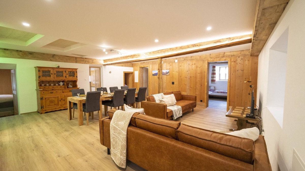 Sent Apartment | Chasa Capricorn Sent: Spacious 5-room apartment in alpine chic style in the heart of Sent