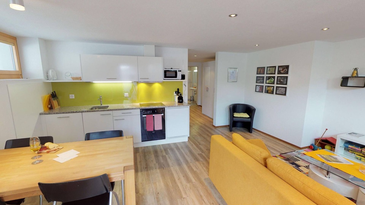 Tschlin Apartment | Chasa Samalgors: Modern and family-friendly 3-room apartment in the idyllic mountain village of Tschlin