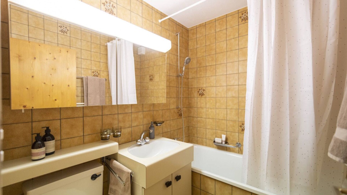 Ardez Apartment | Chasa Trais Fluors: Cozy 2.5-room apartment in Ardez