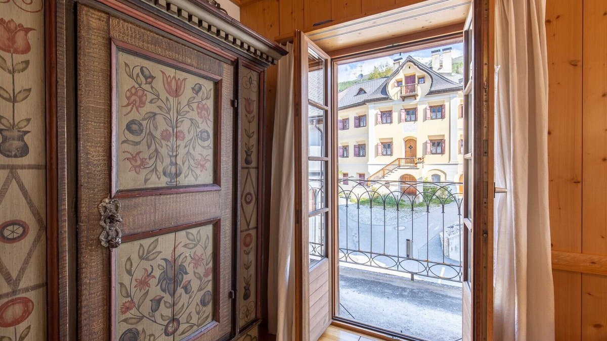 Sent Apartment | Chasa Tredeschin: Holiday flat with style in the village center of Sent