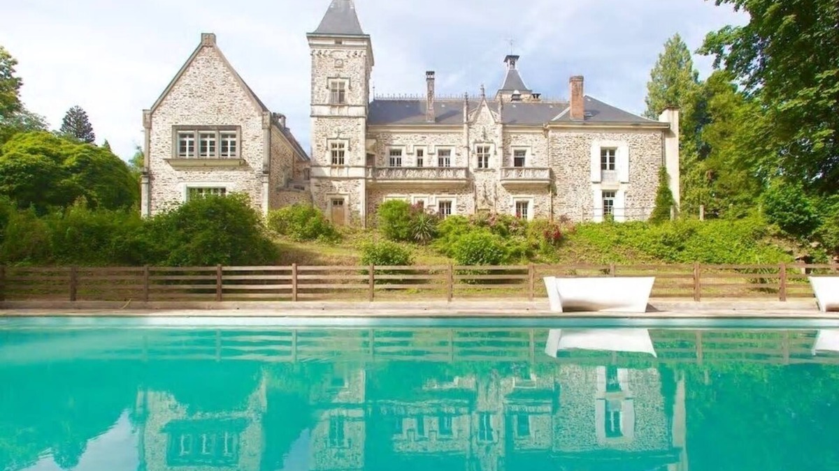 Saint-Priest-les-Fougeres Other | Chateau d'Oche - Weddings & Groups - Exclusive Takeover