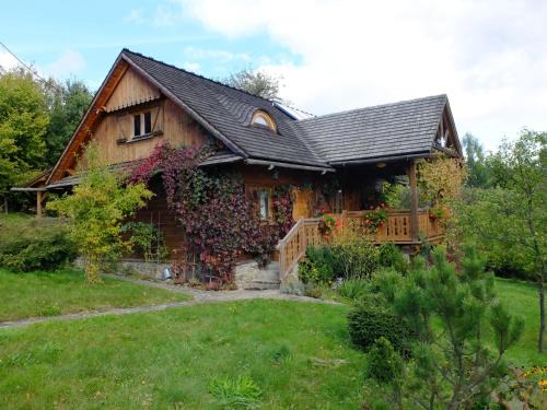Sucha Beskidzka Cabin | Chata Mioduszyna w Beskidach - drewniany dom z widokiem na Babią Górę