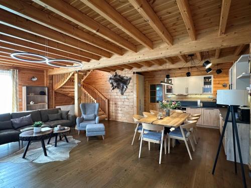 Tatranska Lomnica Ski Chalet | Chata Nikol