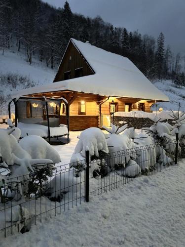 Oscadnica Cabin | Chata Snezienka