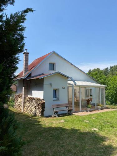 Tremesne House | Chata za hubičku
