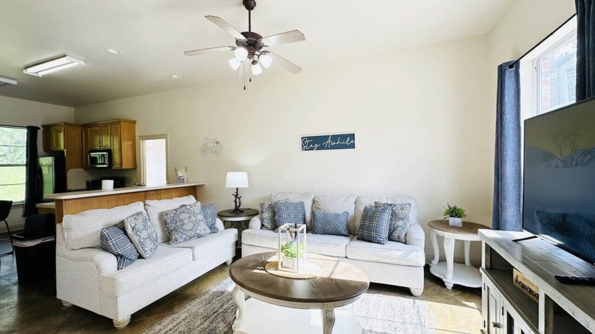 Pine Grove Apartment | Chateau 12, spacious townhouse in Tickfaw, LA