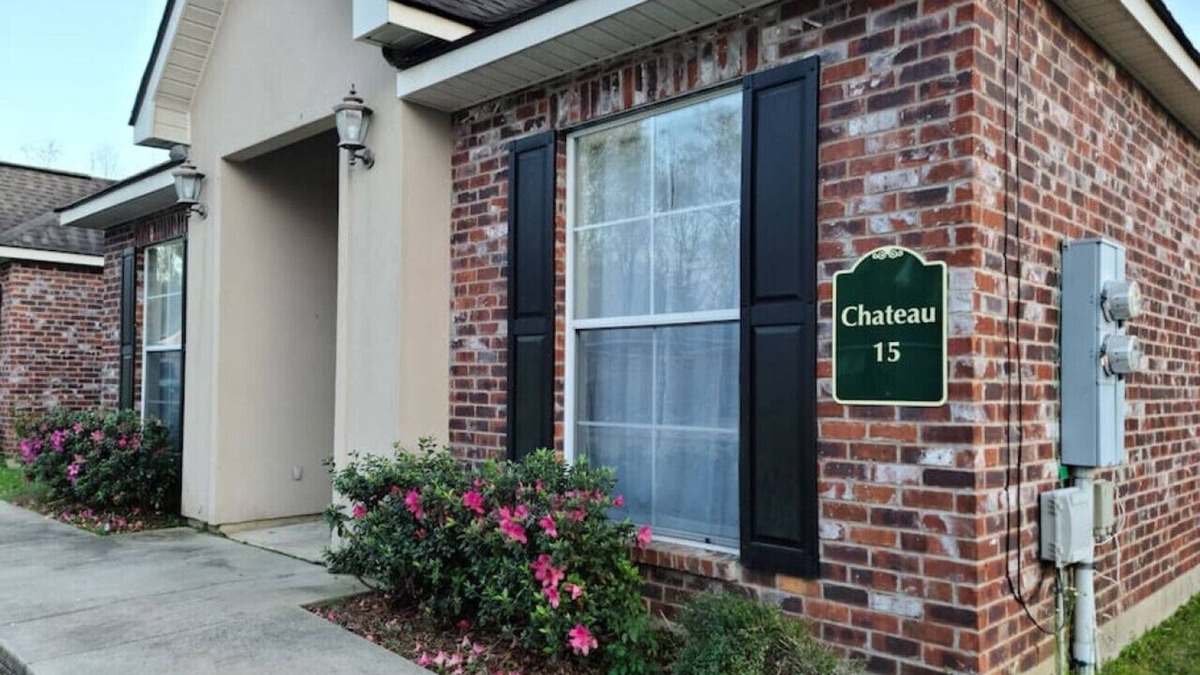 Pine Grove Apartment | Chateau 15, spacious townhouse in Tickfaw, LA