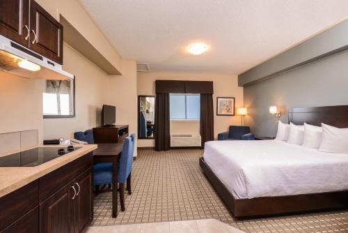 Kindersley Hotel | Chateau All Suites Hotel