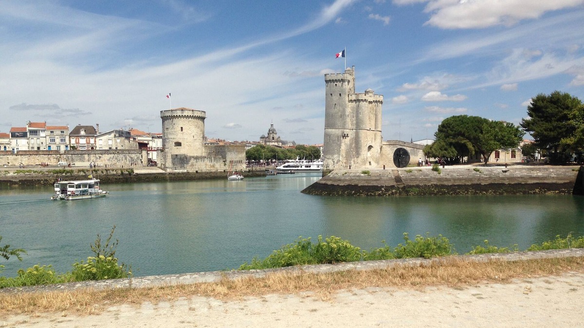 Chateau-Garnier House | Chateau Chiens is a Multiple Pet Friendly Cottage in mid-West France