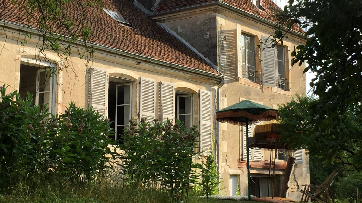 Pisseloup Other | Chateau D'Aigremont Detached wing 5 bedrooms 4 bathrooms living room kitchen park.