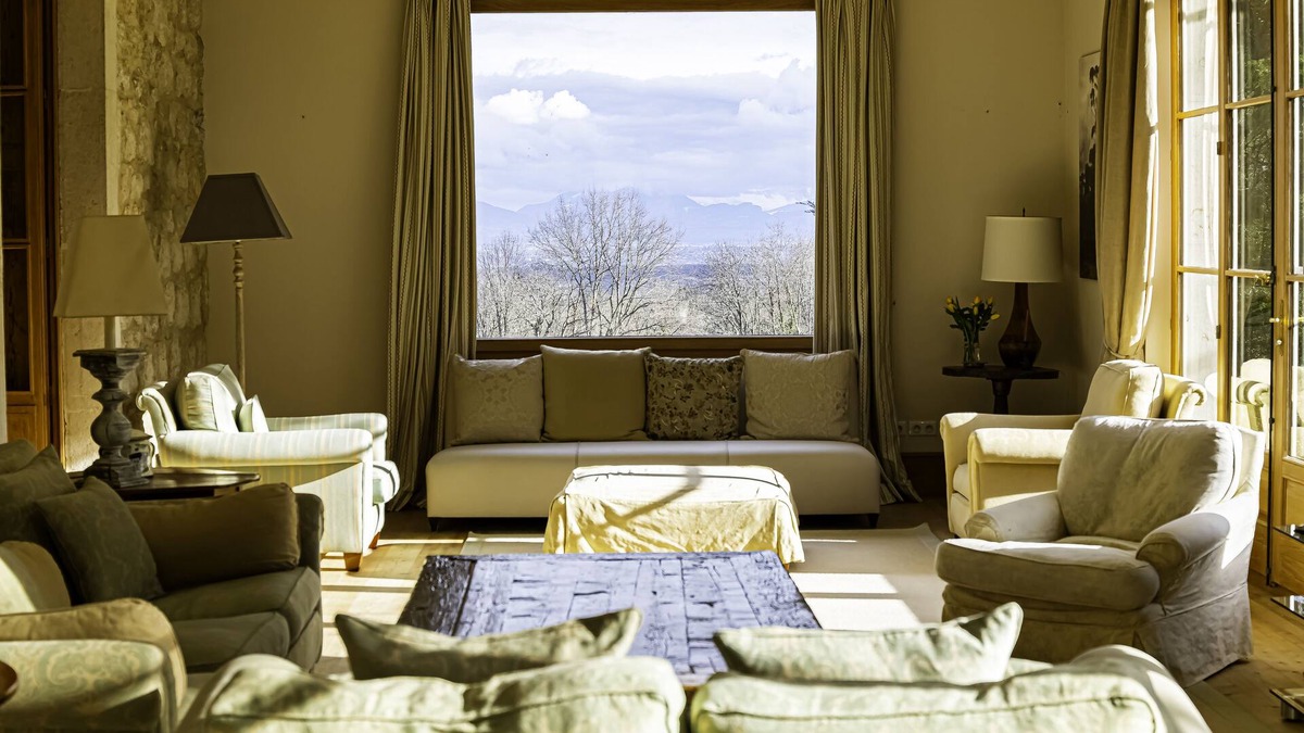Echenevex Villa | Chateau d'Echenevex - Luxury Escape near Geneva