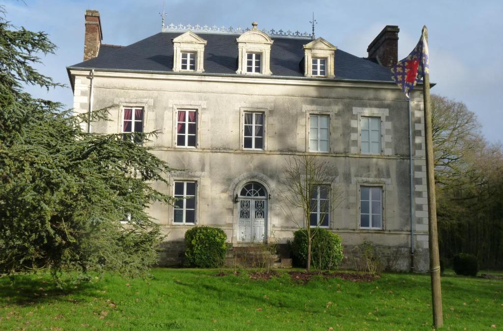 Comblessac Bed & Breakfast | chateau de Craon