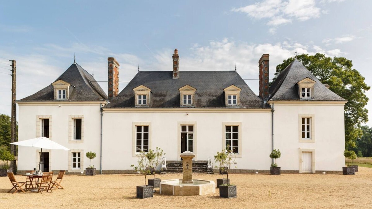 Saint-Jean-du-Bois Other | Chateau De La Houlberdiere