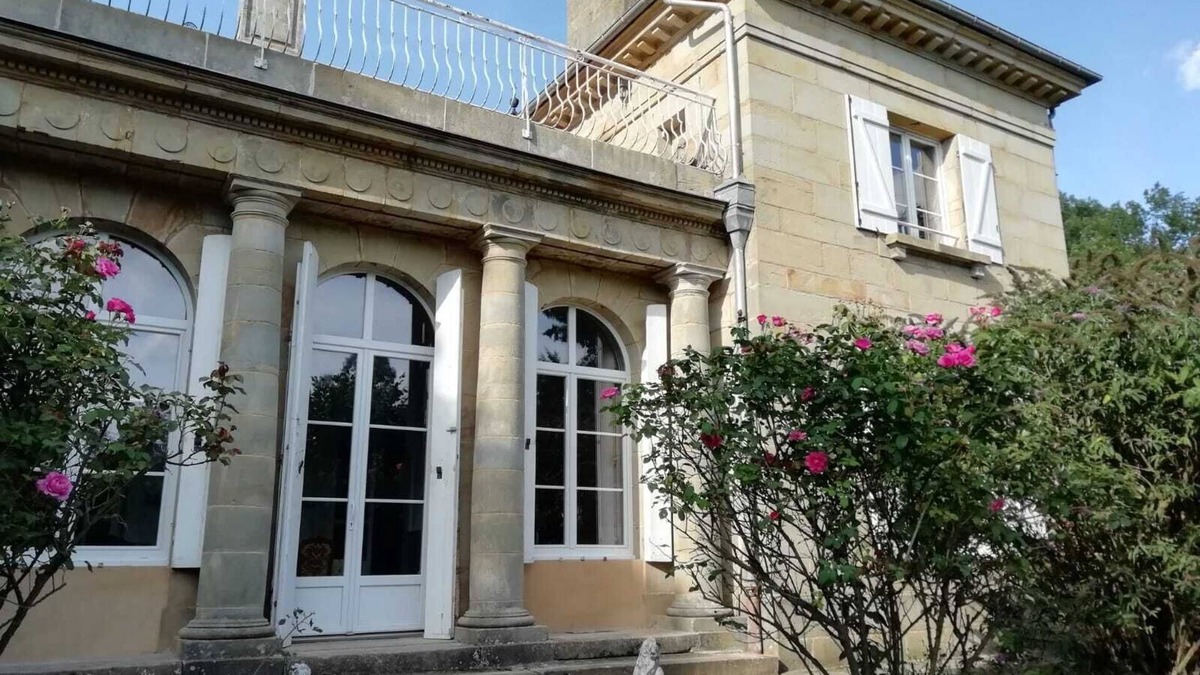 Anrosey House | Chateau de la Mothe with tennis court and park all for you