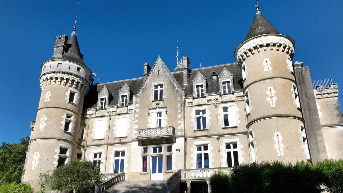 Cluis House | Chateau de la Rose