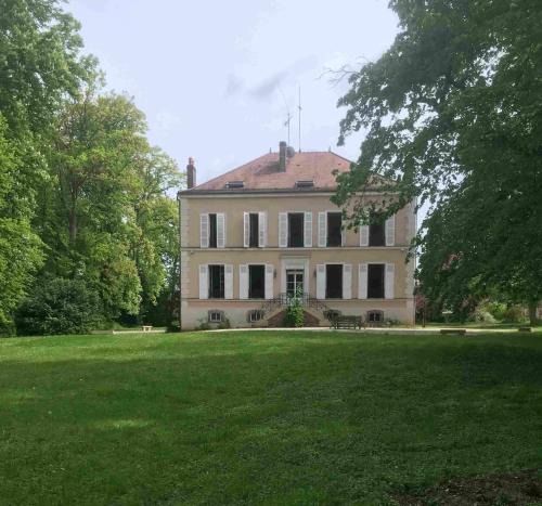 Rigny-le-Ferron Bed & Breakfast | Chateau des Closeaux