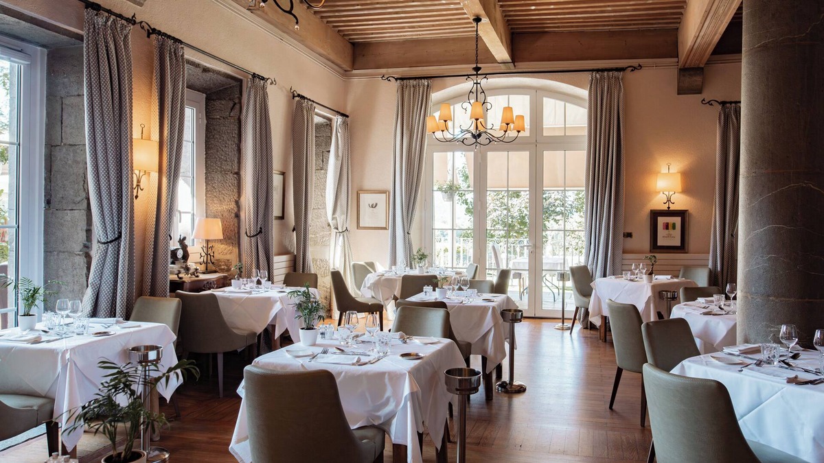 Challes-les-Eaux Hotel | Chateau des Comtes de Challes