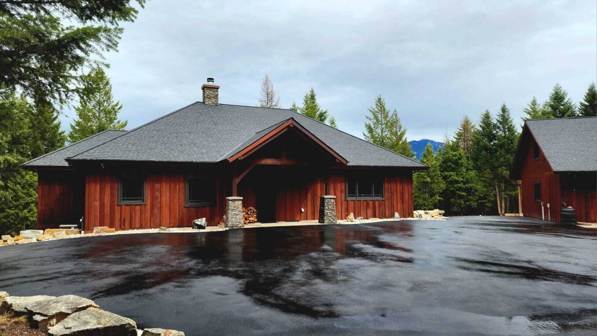 Fortine House | Chateau Fortine 3 bedroom house on secluded 14 acres with spa Book now
