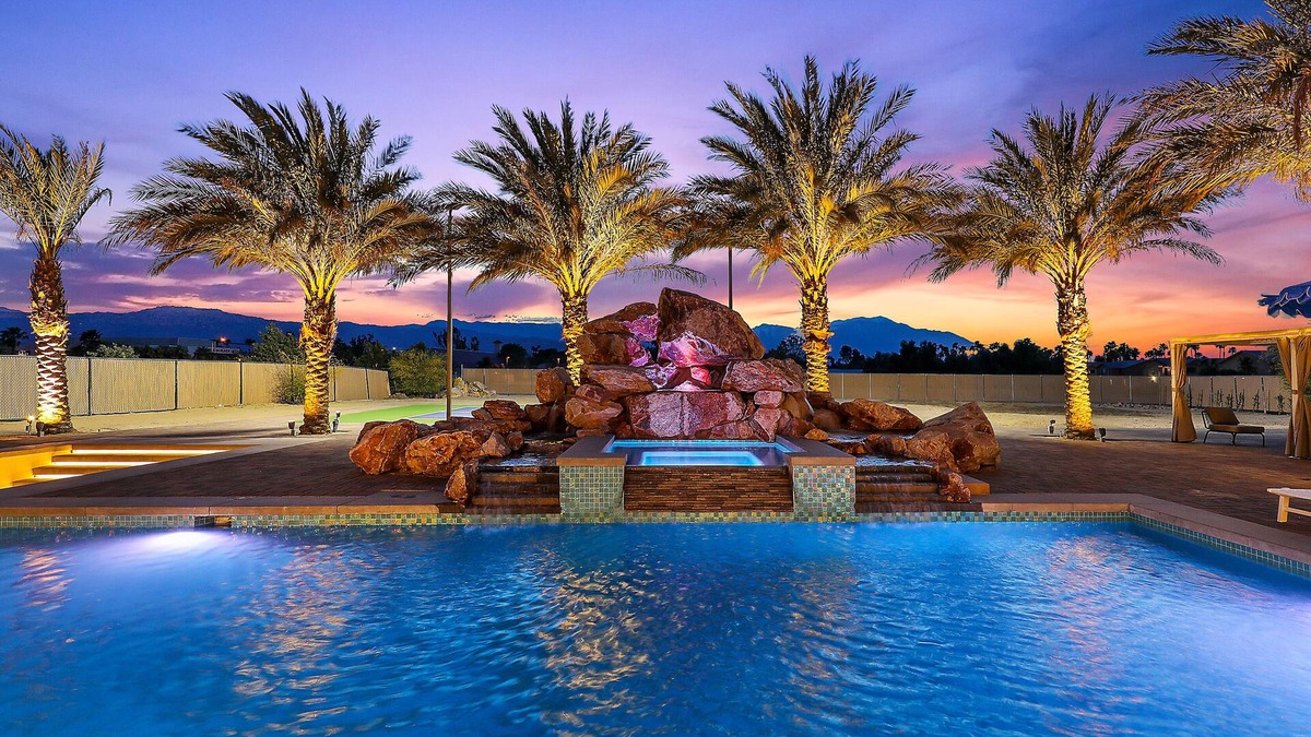Bermuda Dunes House | Chateau Giraffe, a unique luxurious estate near Palm Desert & La Quinta