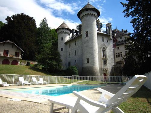 Serrieres-en-Chautagne House | Chateau in Rhone Valley near Ski Resorts