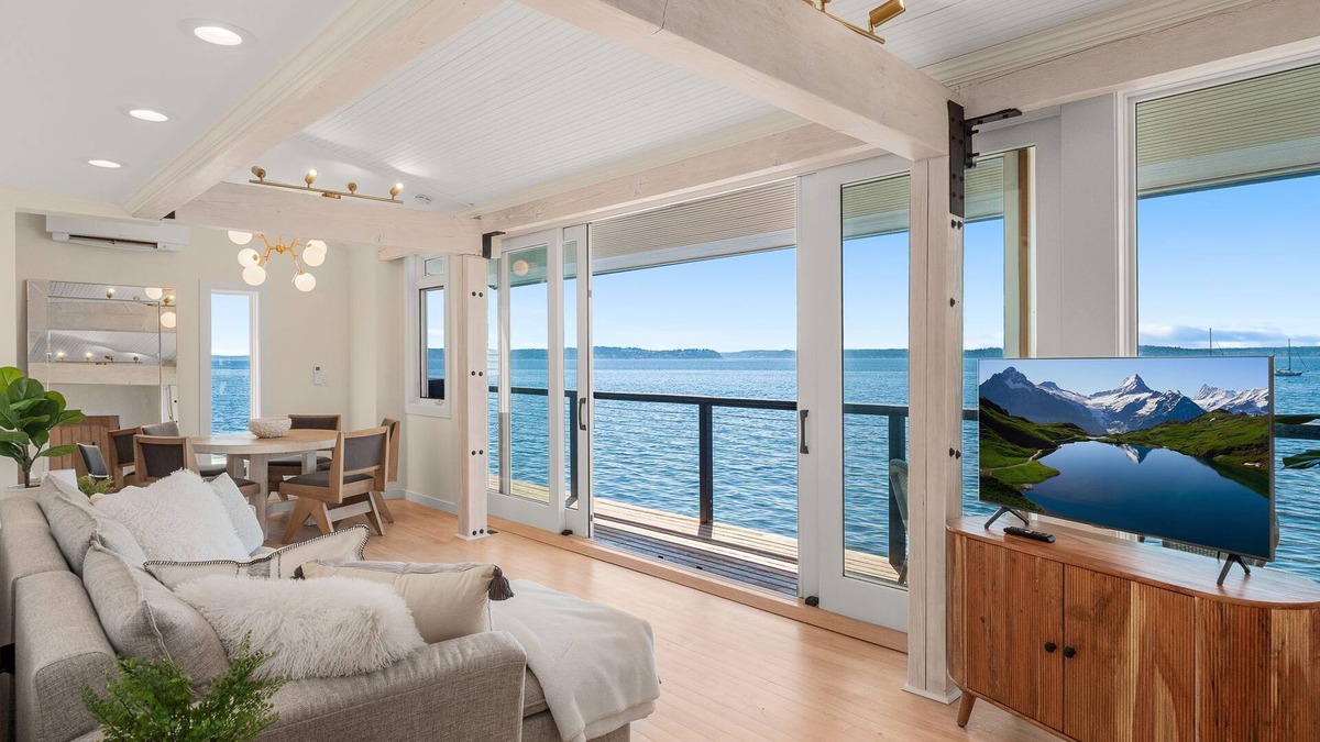 West Seattle Villa | Chateau La Mer