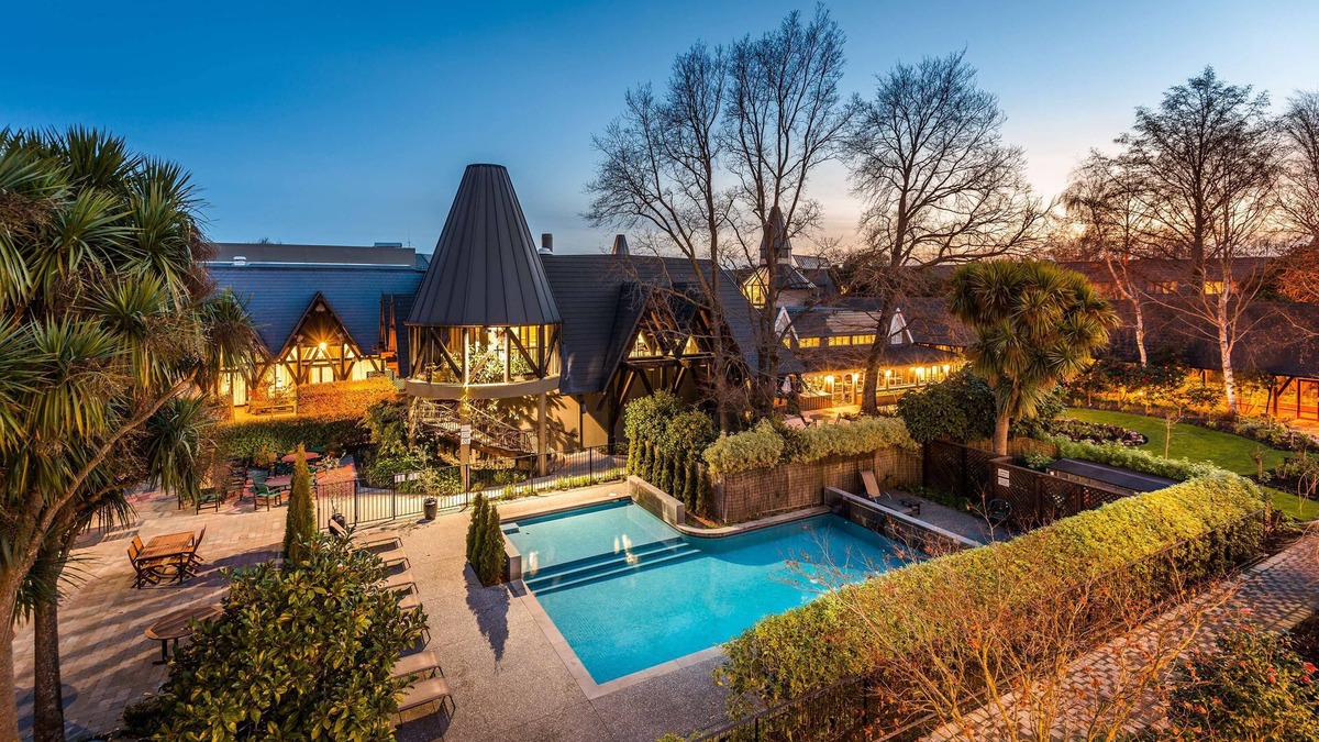 Riccarton Hotel | Chateau on the Park - Christchurch, a DoubleTree by Hilton