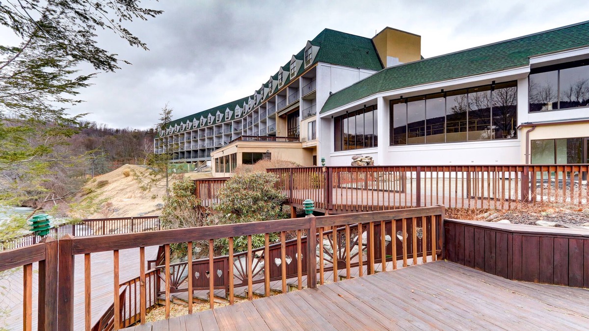 Tannersville Hotel | Chateau Resort & Conference Center