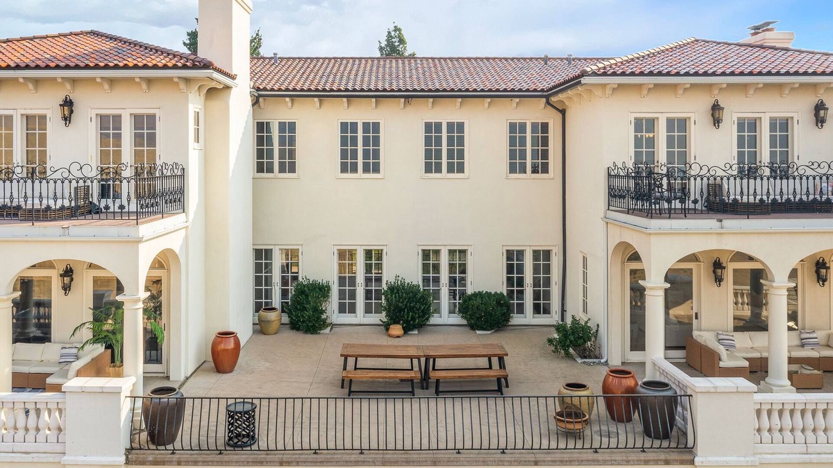 Sunnyslope House | Chateau Wisteria - Luxury Villa with Theater, Garden & Panoramic Views