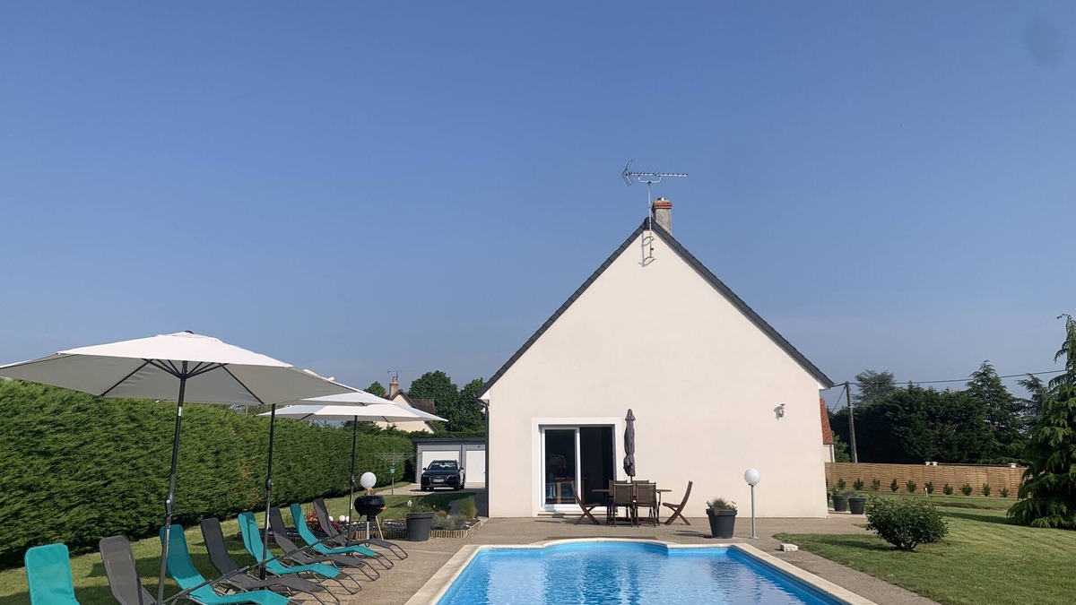 La Chapelle-Vendomoise Villa | Chateaux de la Loire zoo de beauval villa climate 8+2beds heated pool