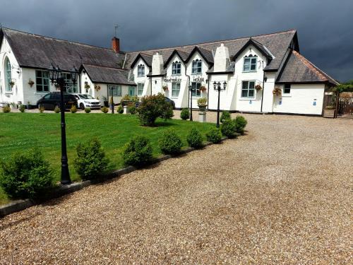 Giltbrook House | Chatterley House