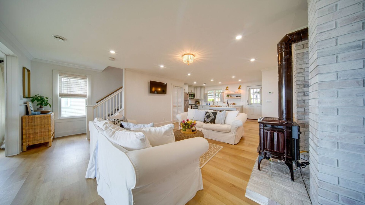 Stow Cottage | Chautauqua Lakefront NY Cottage Getaway