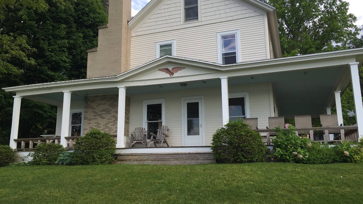 Chautauqua House | Chautauqua Lakefront Next To Institution