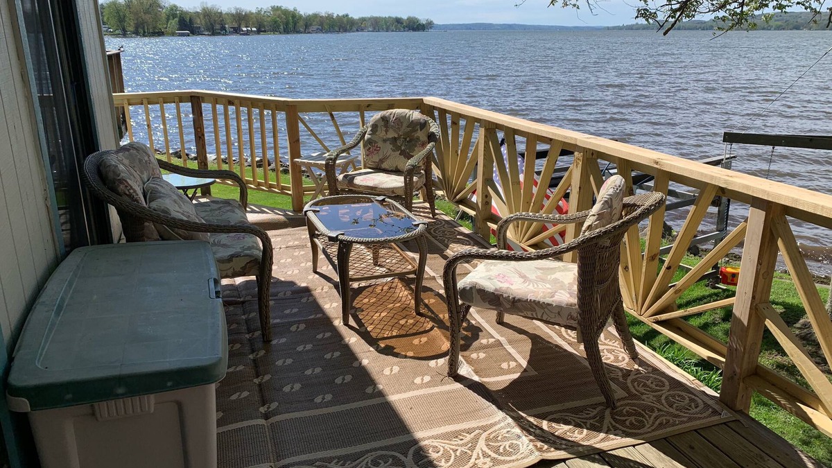 Jamestown West Cottage | Chautauqua lakefront cottage🐠GREAT LOCATION 🐠Pet friendly
