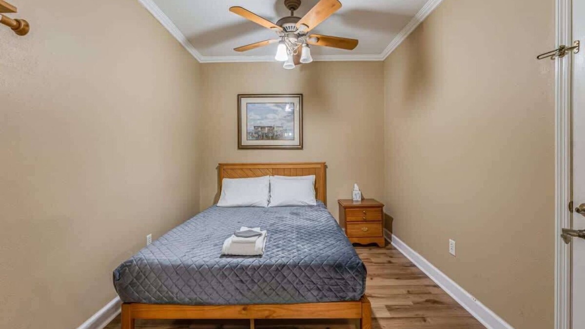 Chassahowitzka Bed & Breakfast | Chaz River Suite Summ