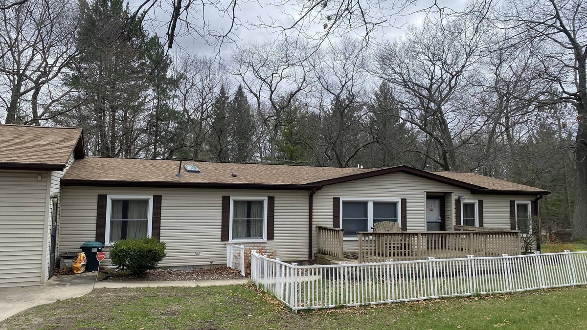 Port Austin Cabin | Cheap Cabin Near Oak Beach for longer stays. As low as 75 per night!