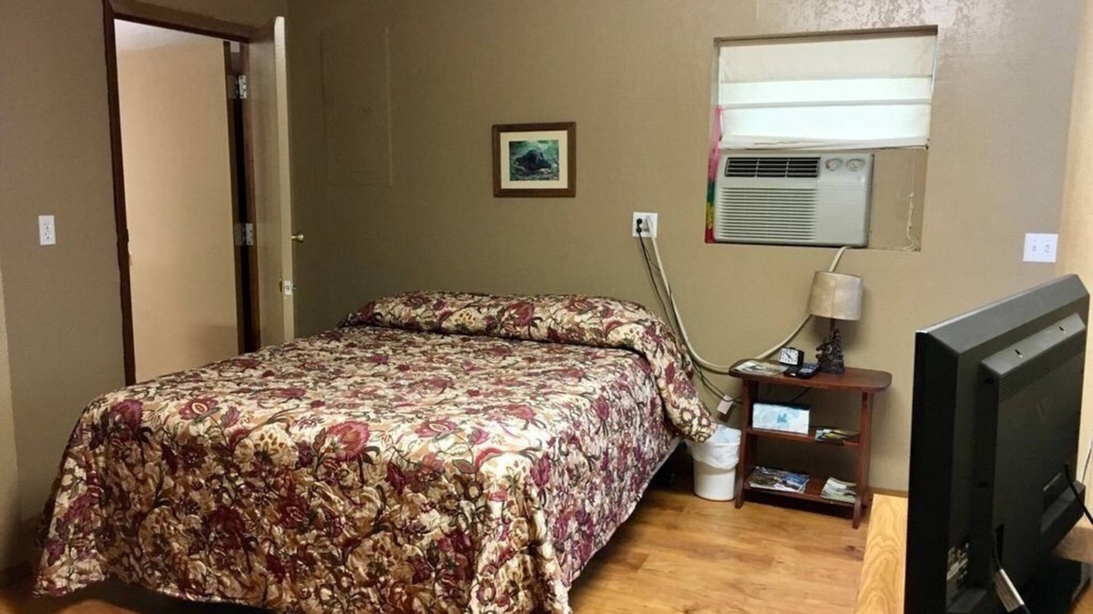 Norfork Cabin | Cheap, Clean, & Comfortable!