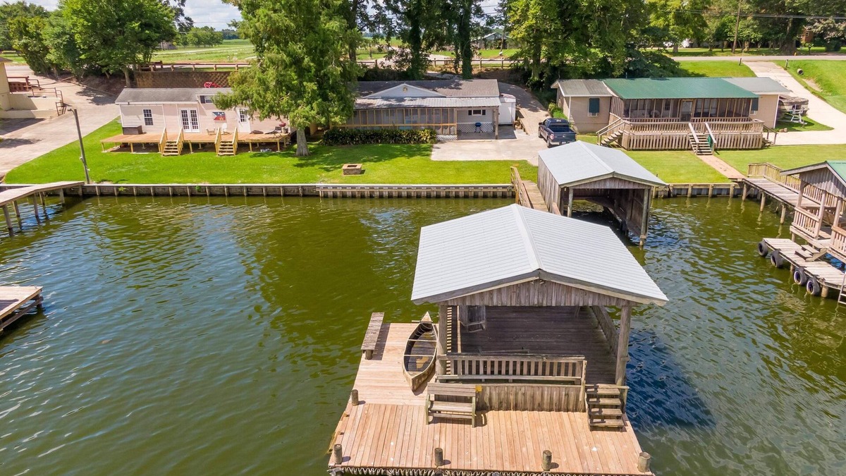 Lakeland House | Cheap Waterfront on False River