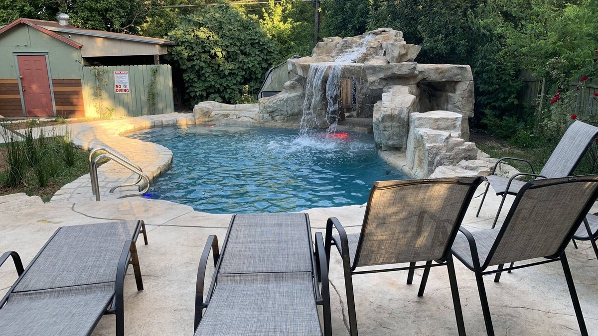 Rio Vista House | Cheatham Pool House San Marcos