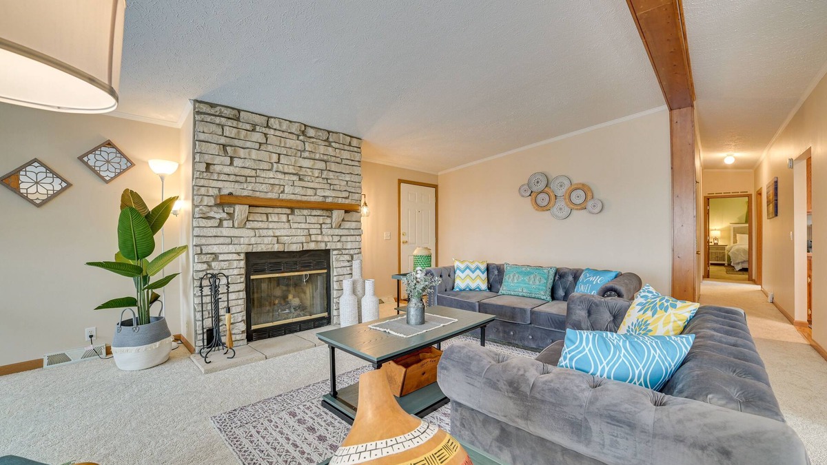 Cheboygan House | Cheboygan Getaway w/Fire Pit & Lake Access!