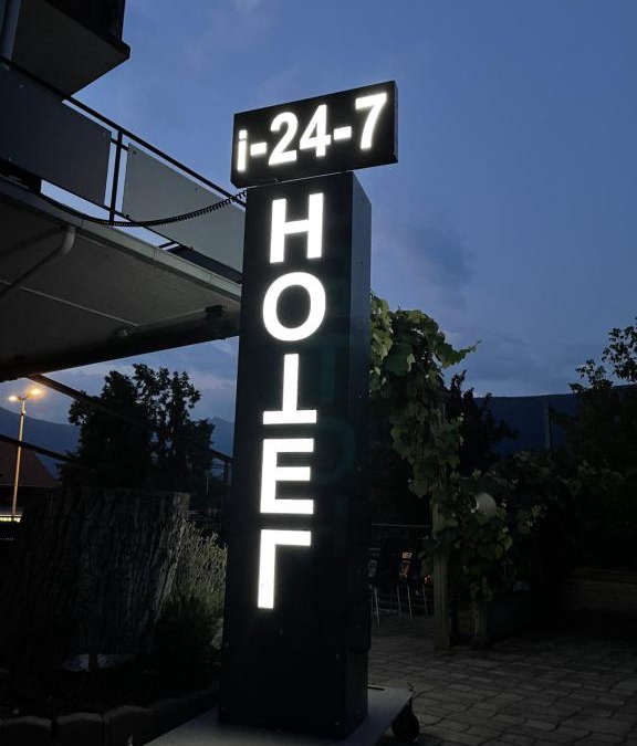 Ausserberg Hotel | Check-in 24-7 ohne Frühstück gratis Parkplatz