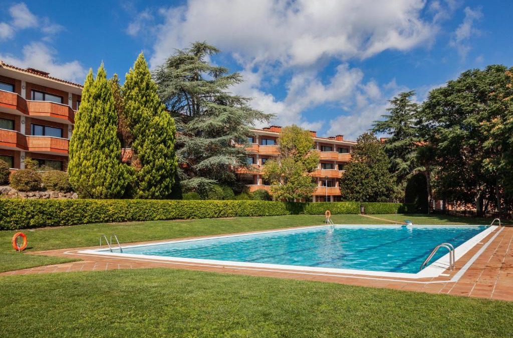Collbato Hotel | Checkin Montserrat